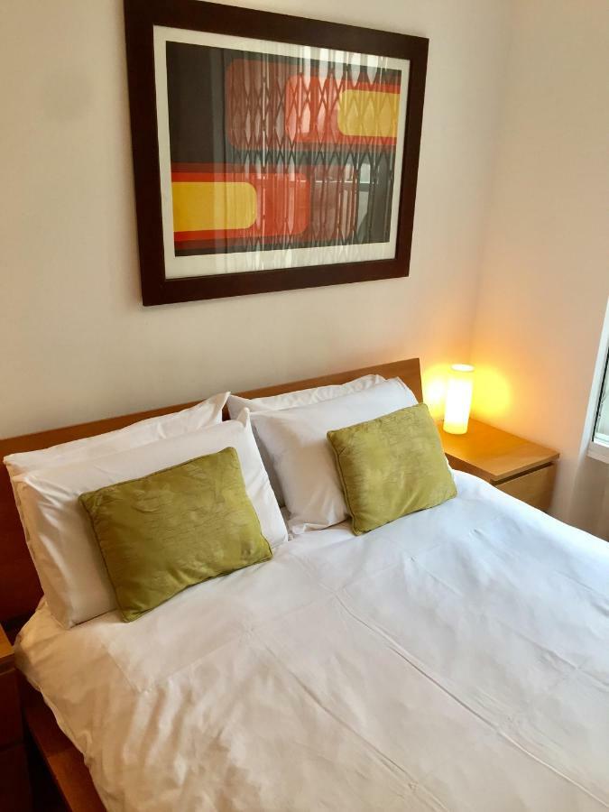 Stylish Apartment In Victoria ลอนดอน ภายนอก รูปภาพ
