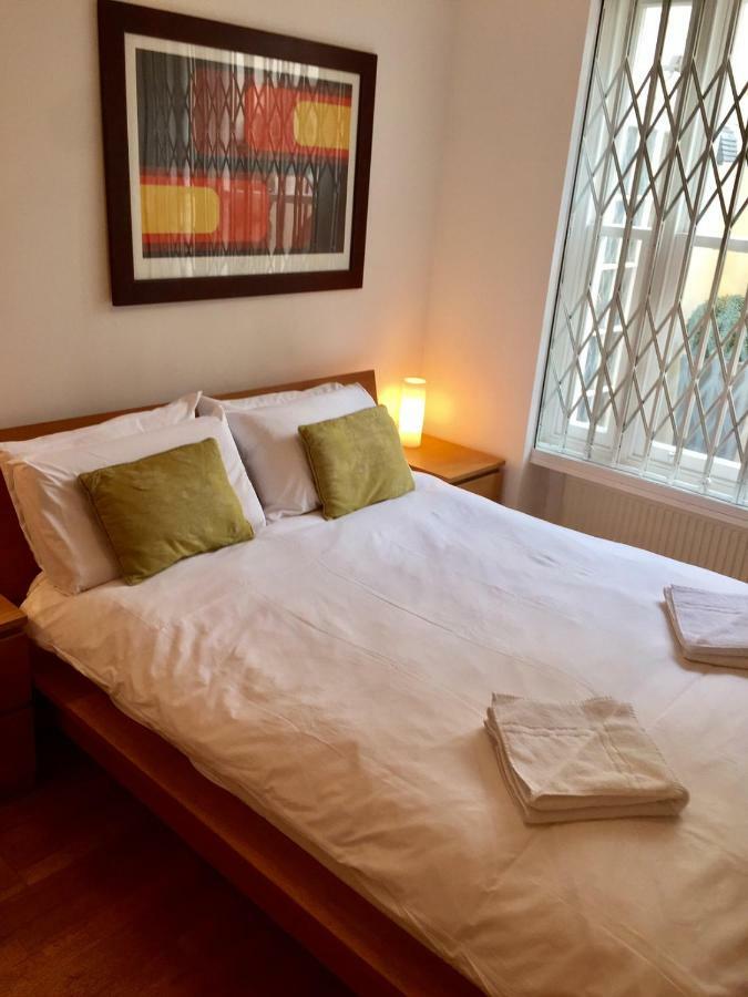 Stylish Apartment In Victoria ลอนดอน ภายนอก รูปภาพ