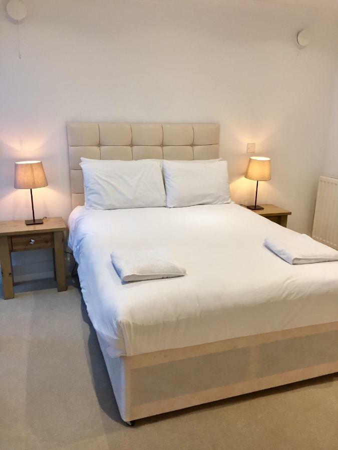 Stylish Apartment In Victoria ลอนดอน ภายนอก รูปภาพ