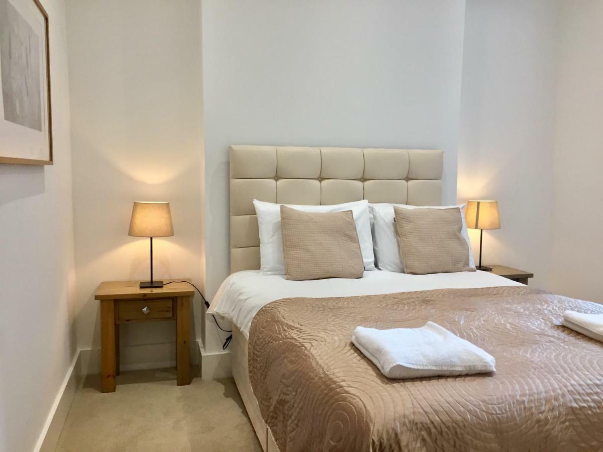 Stylish Apartment In Victoria ลอนดอน ภายนอก รูปภาพ