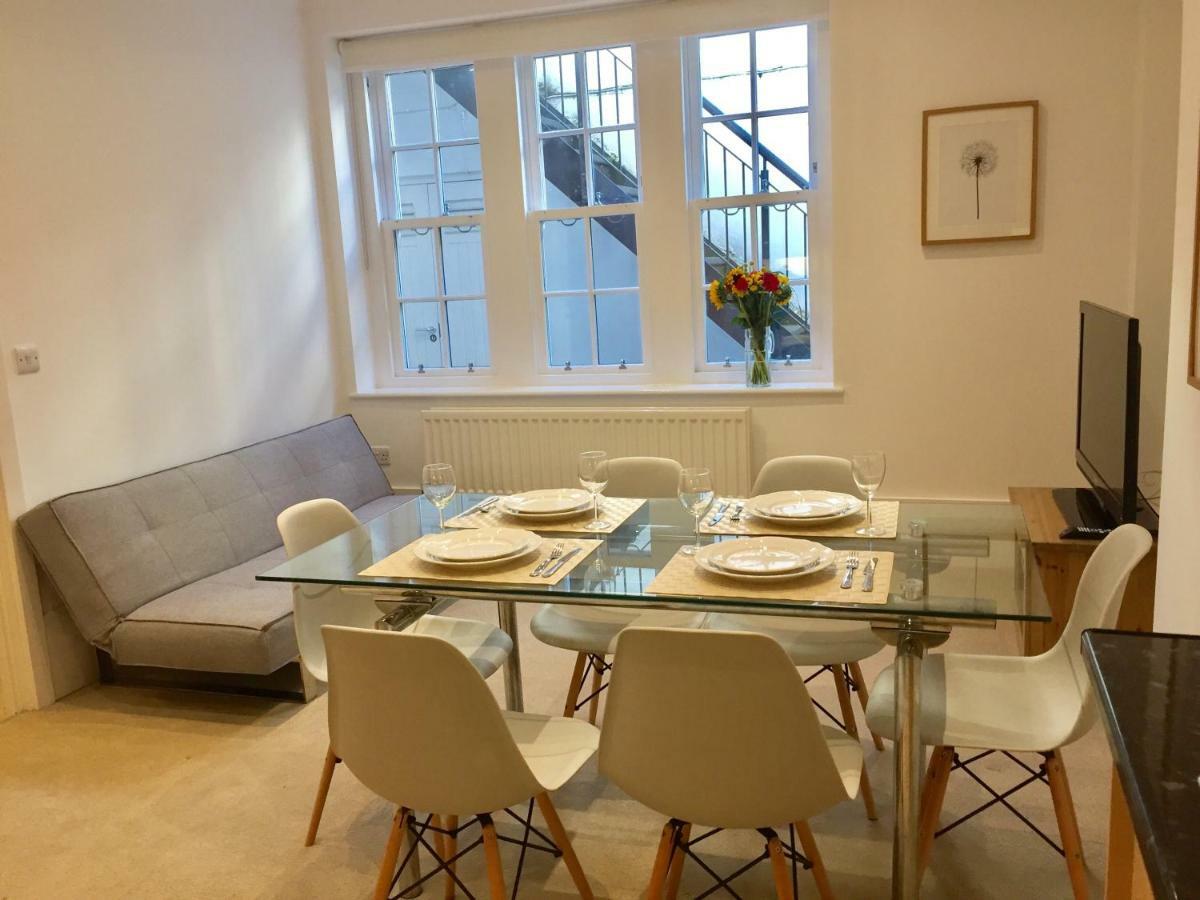 Stylish Apartment In Victoria ลอนดอน ภายนอก รูปภาพ
